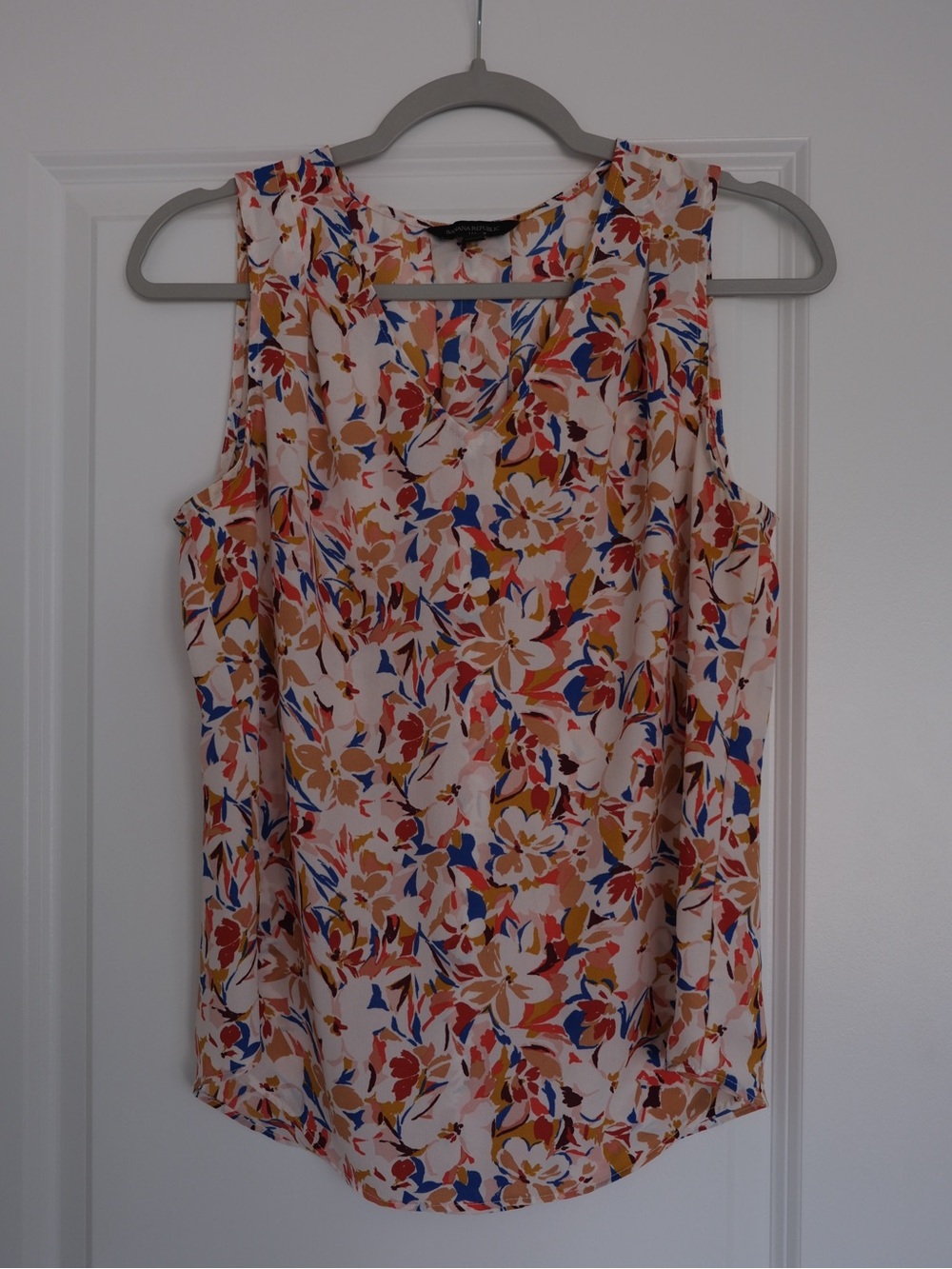 Banana Republic Sleeveless Floral Tank Top - Multicolor women’s size S